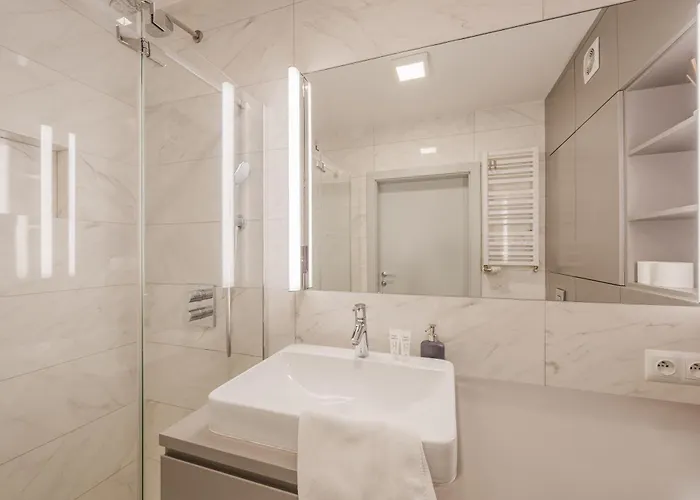 Apartment Wilda Chic By Bookinghost